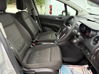 /photos/1447/16879793-4a3e-4d44-9989-349923745b26_i320x240.jpg