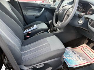 /photos/1447/ce4bc6eb-dc40-c167-1ce6-d143951c8ce5_i320x240.jpg